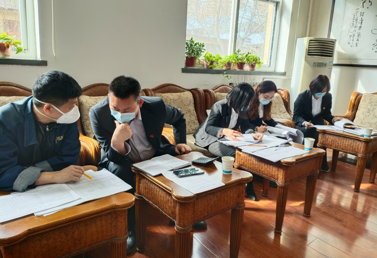 集團(tuán)公司調(diào)研檢查紅光物流公司工資備案制落實(shí)情況 集團(tuán)公司調(diào)研檢查紅光物流公司工資備案制落實(shí)情況