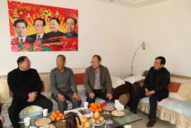 龍鋼集團公司黨政工領導到韓城片區看望慰問離退休老干部