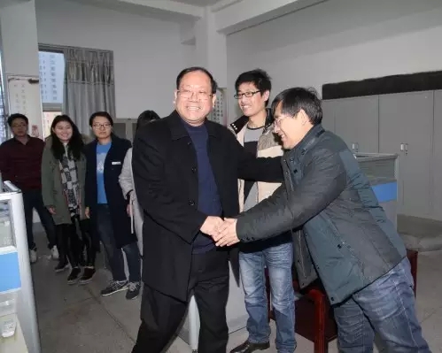 龍鋼集團黨政領導慰問機關干部