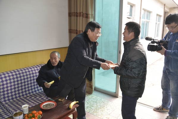 陜鋼集團“雙節”慰問及領導干部“一對一”幫扶工作全面鋪開 