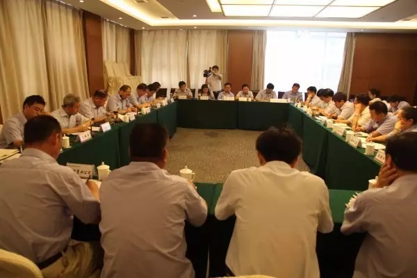 龍鋼集團公司召開6月份月度工作例會