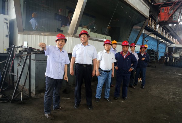 龍鋼集團黨政工領導到韓城片區慰問“送清涼”