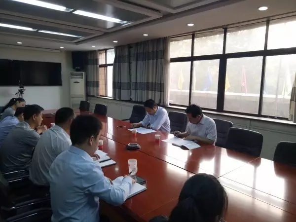 龍鋼集團工會主席劉光明到包聯單位禹宏置業公司調研