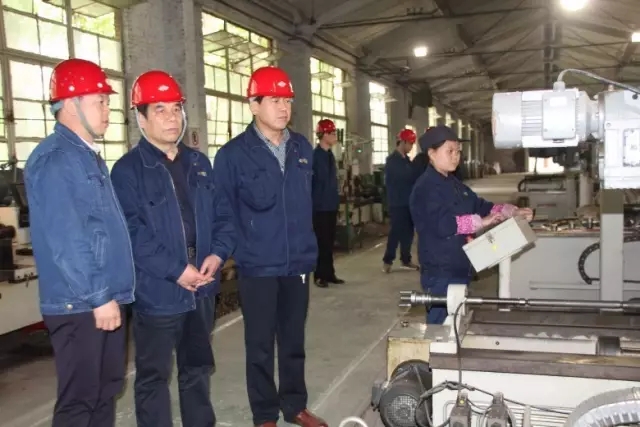 集團公司鋼鐵美麗花暨文明創建復審驗收檢查組到華冶公司檢查工作