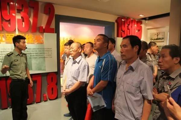 龍鋼集團開展紀念建軍90周年復轉退伍軍人革命傳統教育活動