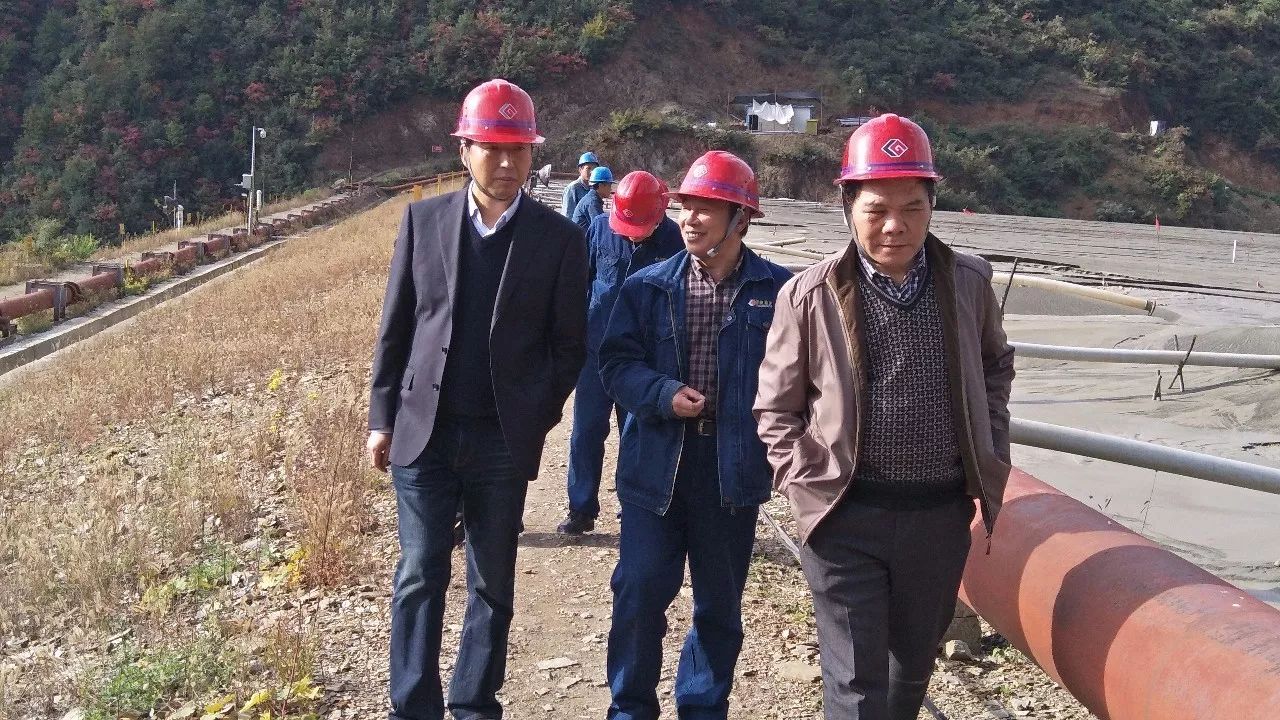 陰小兵一行到大西溝、華冶公司調研指導工作