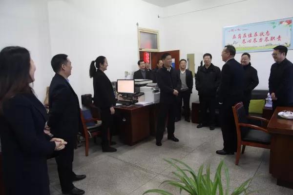 龍鋼集團公司領導深入各單位檢查人員到崗情況