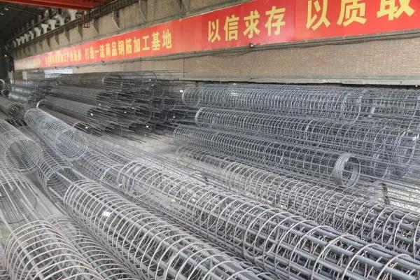 龍鋼集團鋼加公司鋼筋網籠及鋼結構件生產熱火朝天 龍鋼集團鋼加公司鋼筋網籠及鋼結構件生產熱火朝天