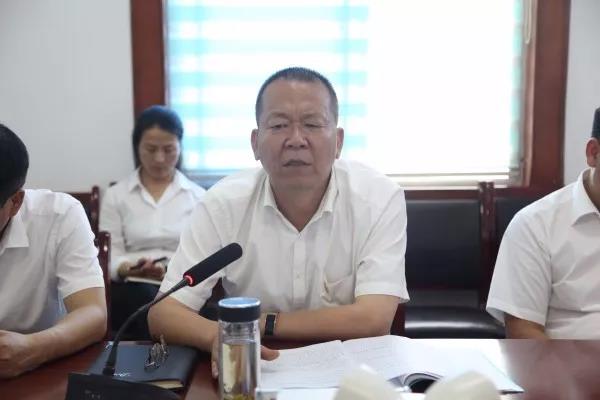 龍鋼集團黨委繼續開展“不忘初心、牢記使命”主題教育中心組學習暨讀書班研討 龍鋼集團黨委繼續開展“不忘初心、牢記使命”主題教育中心組學習暨讀書班研討