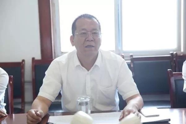 龍鋼集團黨委理論學習中心組開展先進典型教育及黨章黨規專題學習 龍鋼集團黨委理論學習中心組開展先進典型教育及黨章黨規專題學習