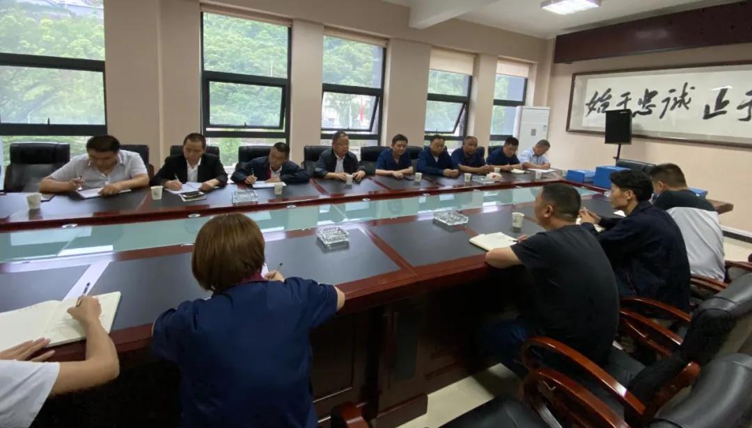 冒雨進山查汛情 關切之心系礦山——陳輝檢查指導大西溝礦業公司防汛和安全環保工作