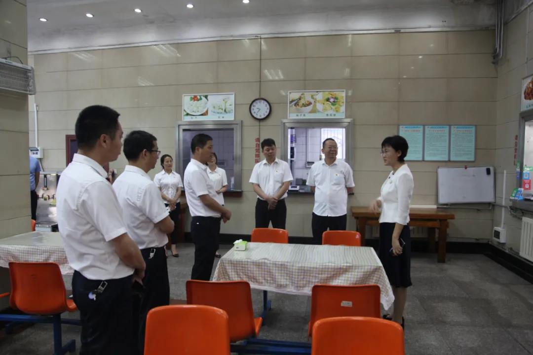 陜西省文明辦對龍鋼集團全國文明單位創建工作進行復審驗收